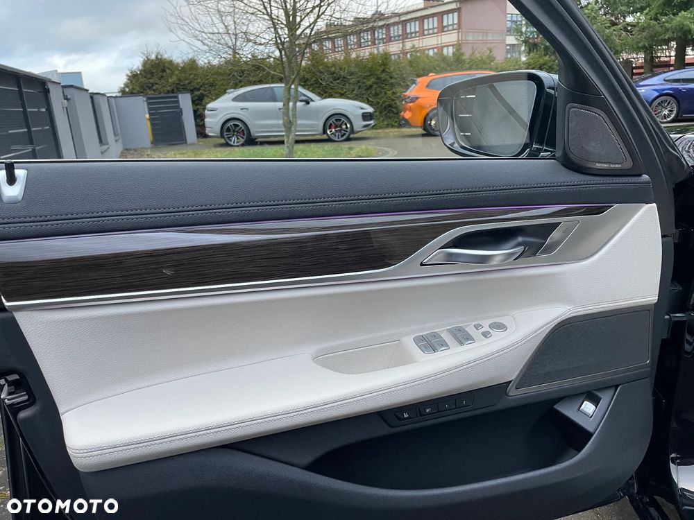 BMW Seria 7 730d xDrive - 39
