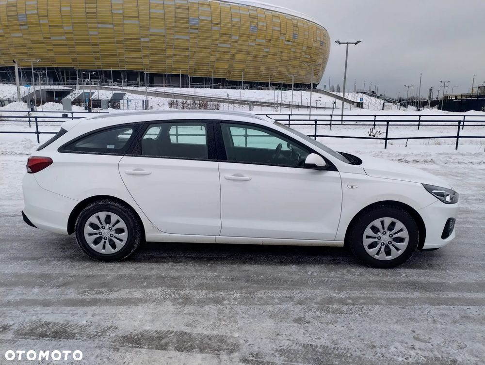 Hyundai i30 1.5 DPI Classic + - 6