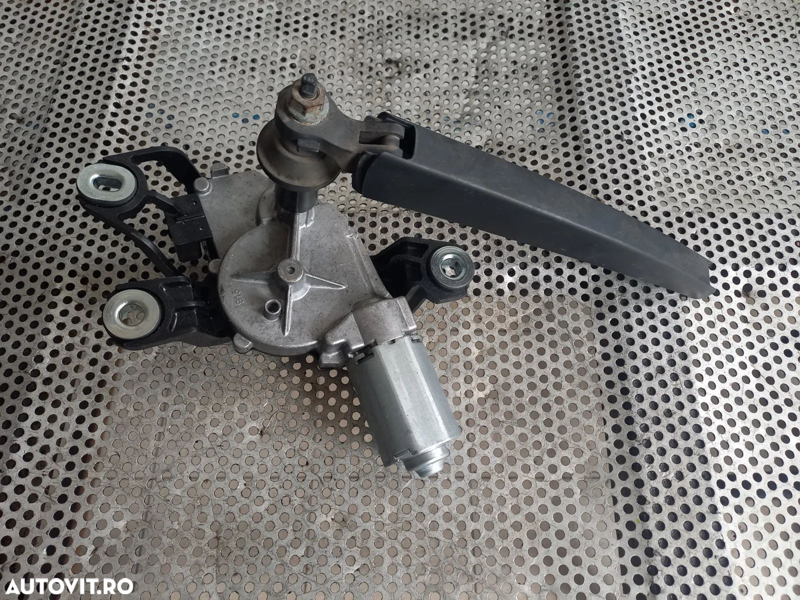Motoras Stergator Hayon Haion Vw Golf 5 Hatchback - Dezmembrari Arad - 4