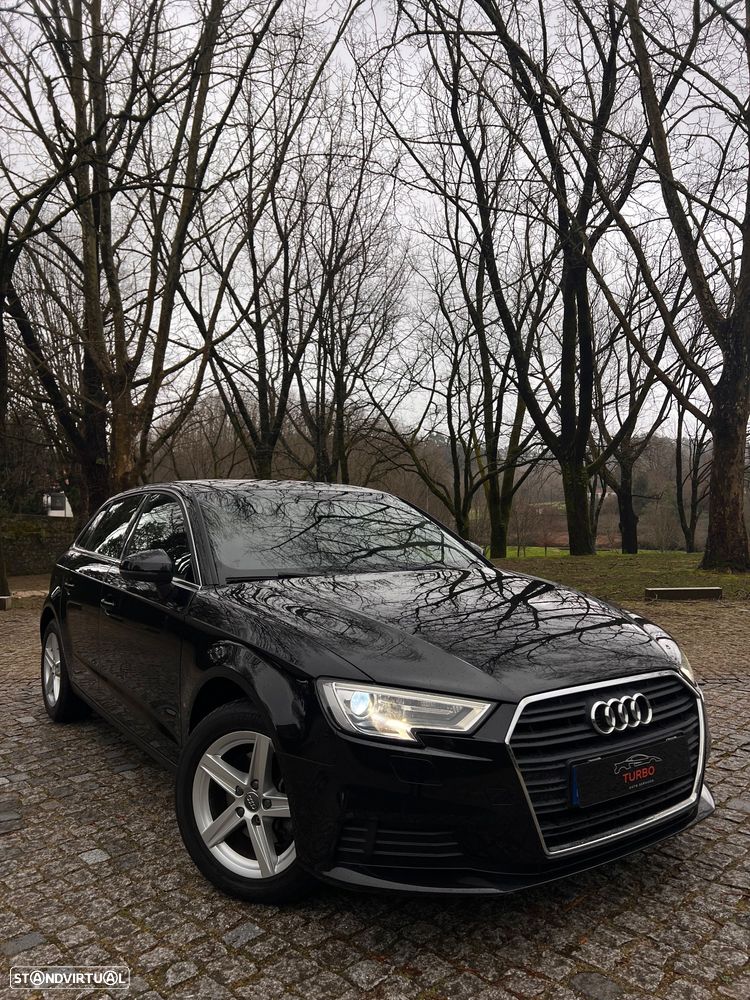 Audi A3 1.6 TDI S-line S tronic - 1