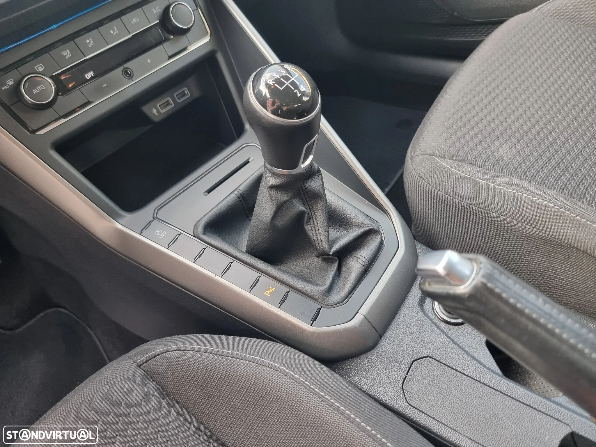 VW Polo 1.0 Confortline Nav - 19