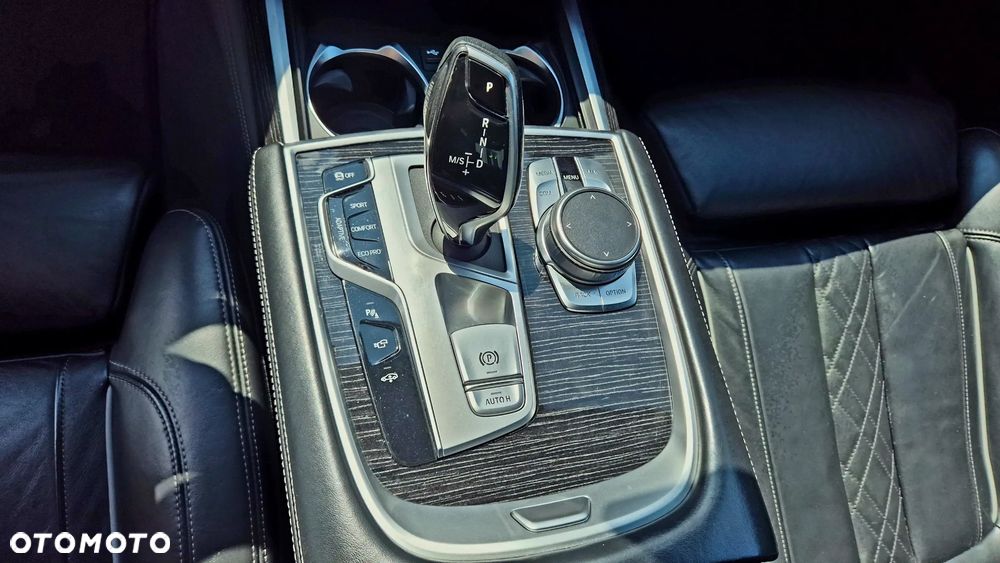 BMW Seria 7 730d sport - 34