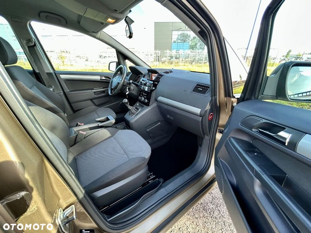 Opel Zafira - 39