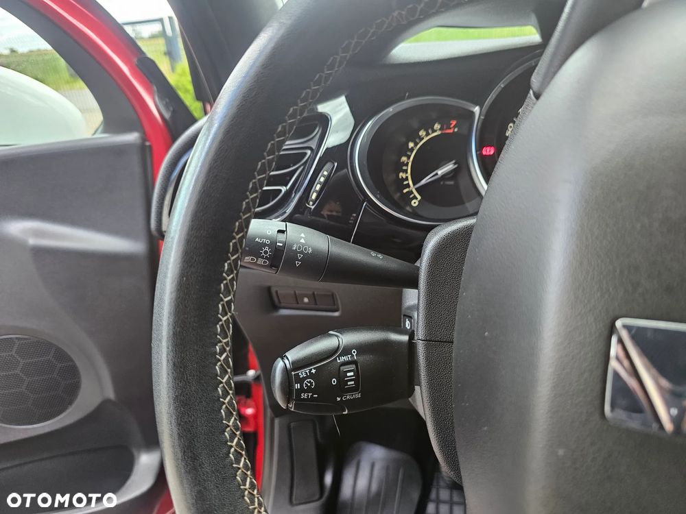 Citroën DS3 PureTech 82 CONNECTED CHIC - 9