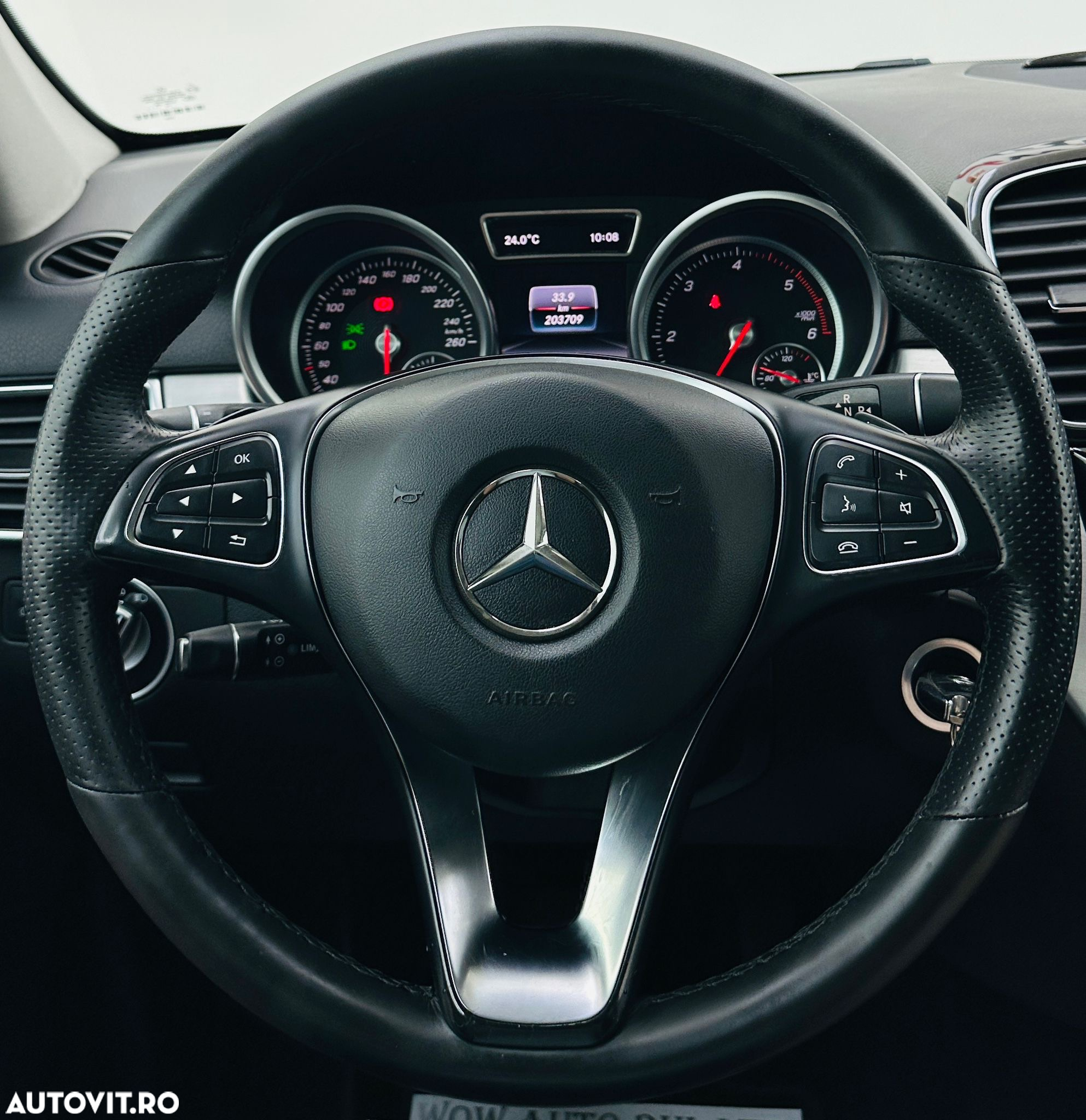 Mercedes-Benz GLE - 36