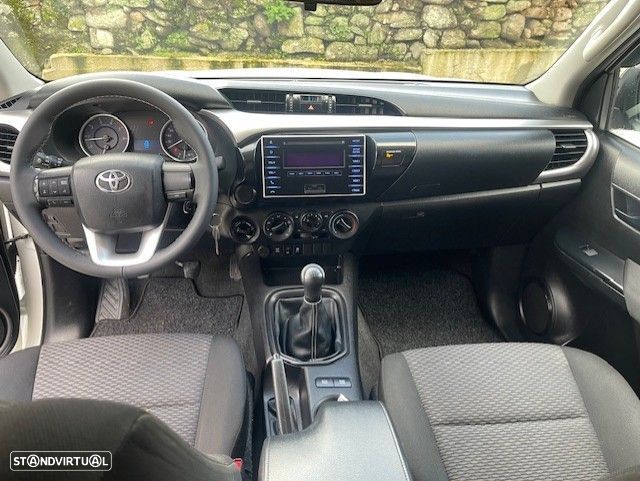 Toyota Hilux 2.4 D-4D 4WD CD CH - 13