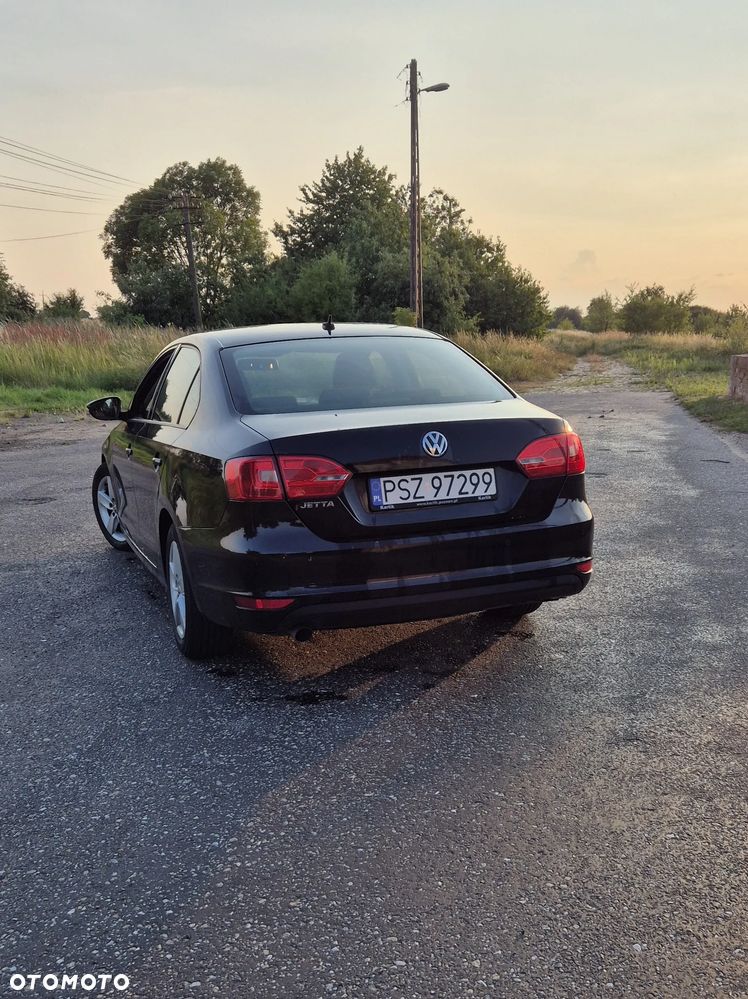 Volkswagen Jetta 1.2 TSI Comfortline - 4