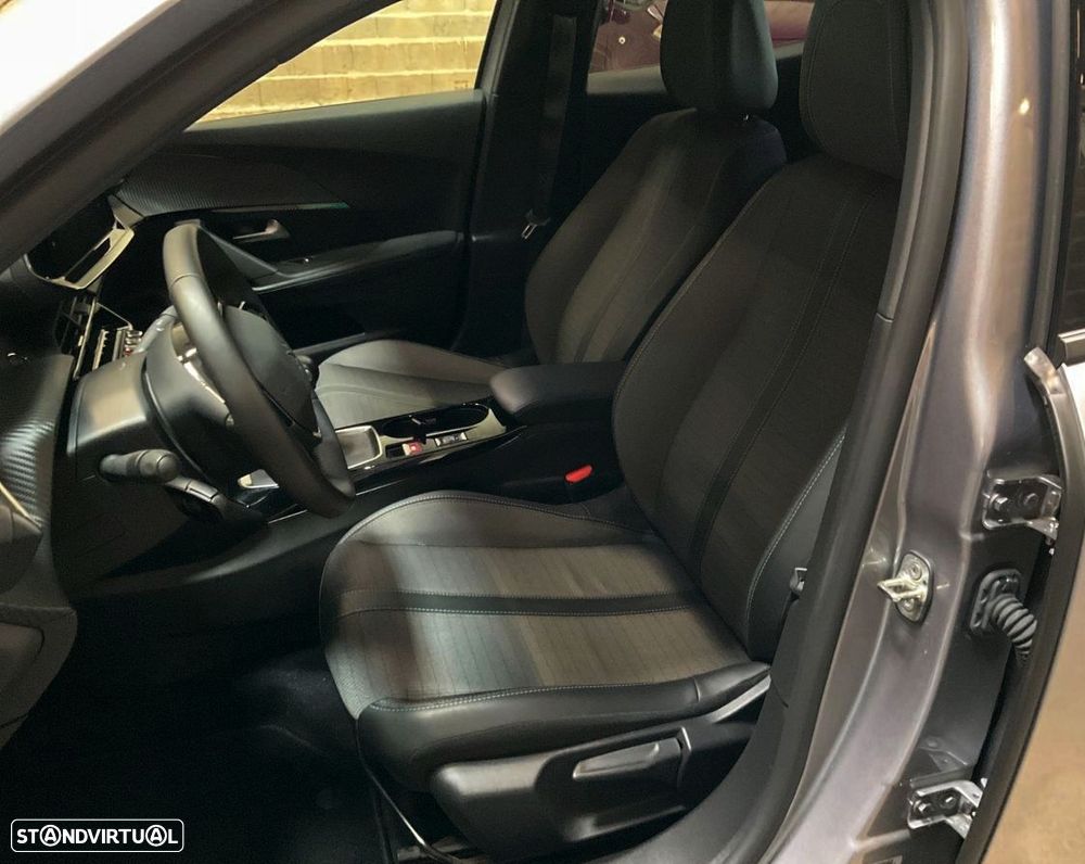 Peugeot 2008 PureTech 130 Allure Pack - 4