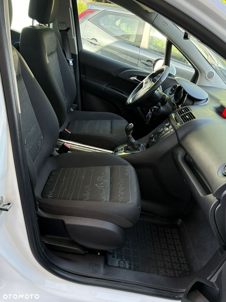 Opel Meriva - 17