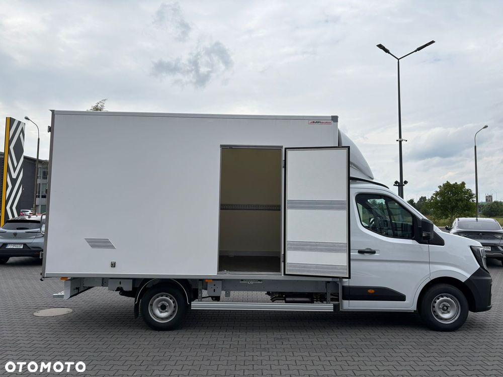 Renault nowy Master kontener 8 EP - 6