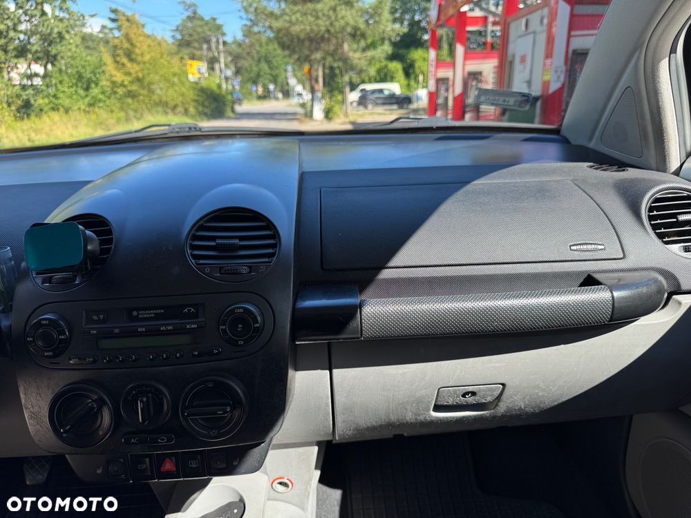 Volkswagen New Beetle - 18