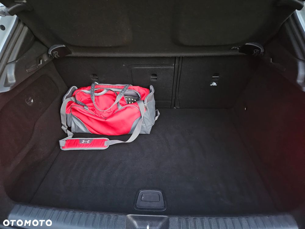 Mercedes-Benz GLA 200 7G-DCT Urban - 14