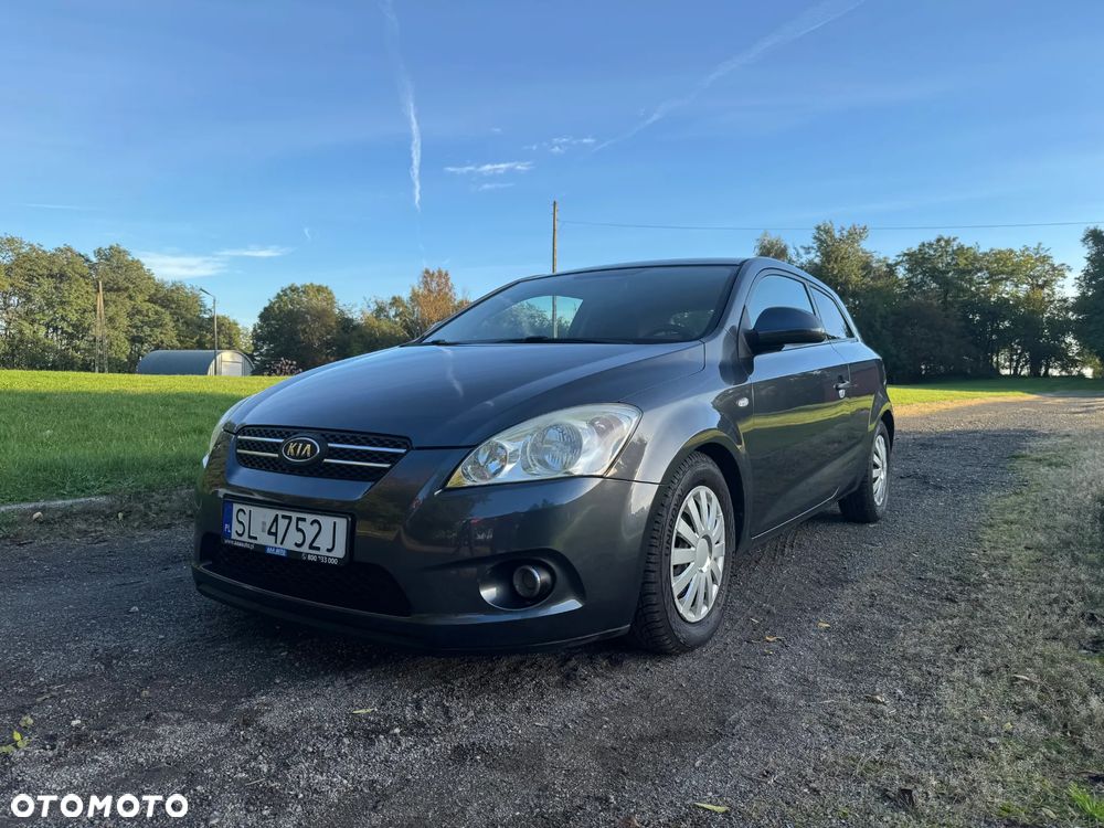 Kia Ceed - 1