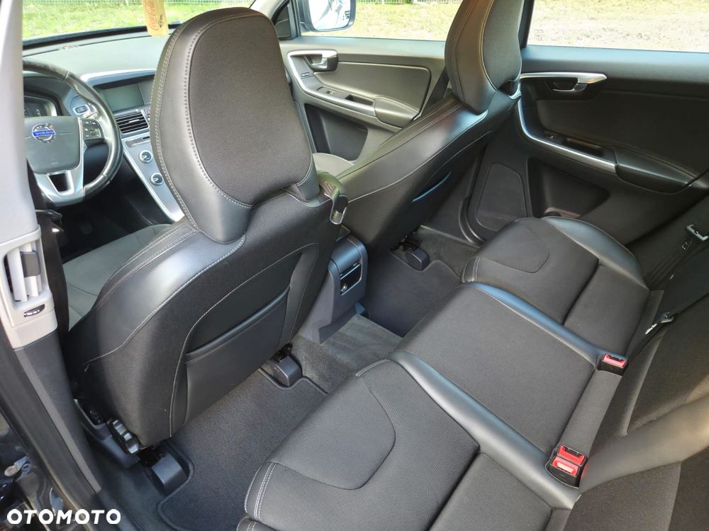 Volvo XC 60 D3 Drive-E Momentum - 17