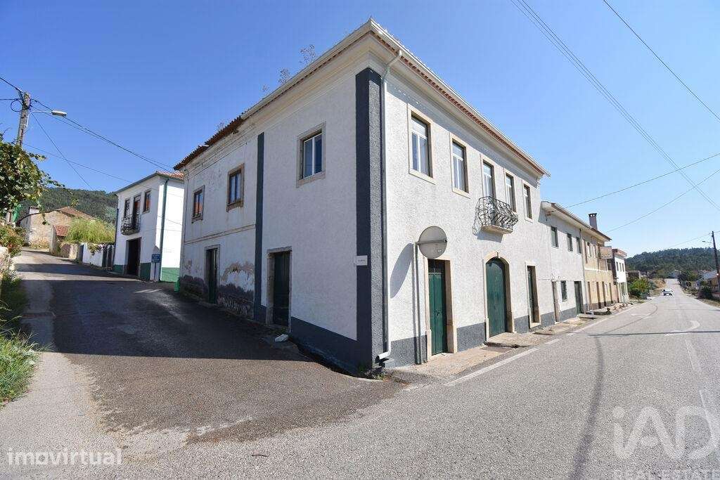 Moradia geminada T3 em São Miguel, Santa Eufémia e Rabaçal de 310 m2 - Grande imagem: 2/31