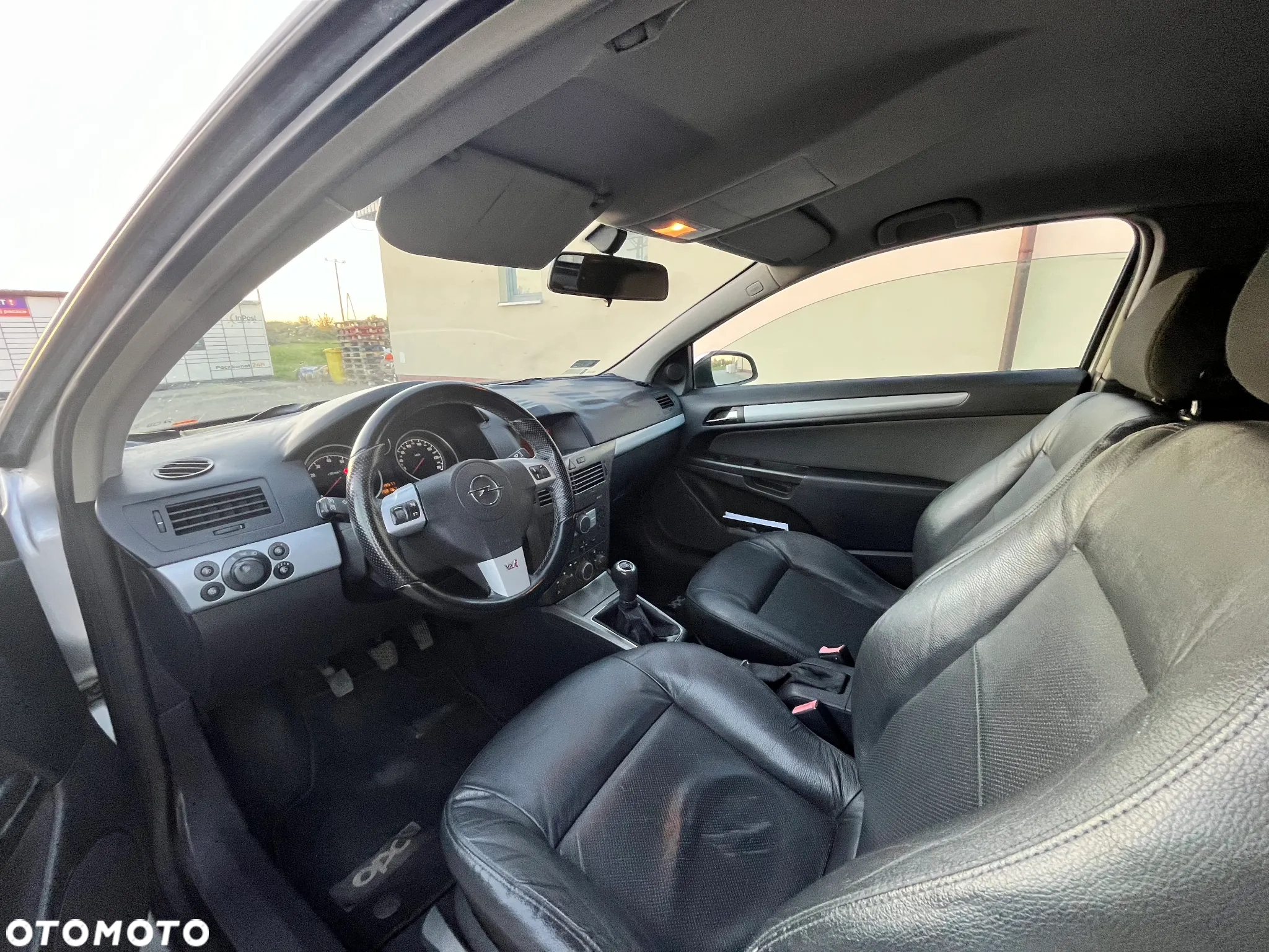 Opel Astra III GTC 1.6 Cosmo - 4