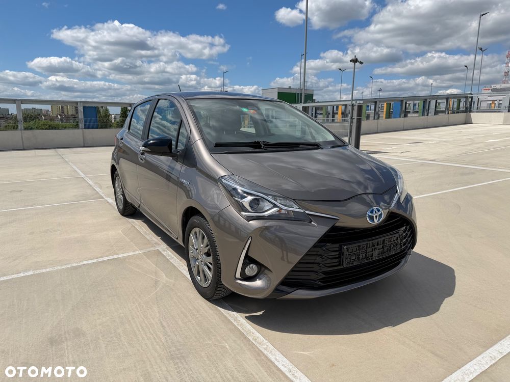 Toyota Yaris Hybrid 100 Premium - 4