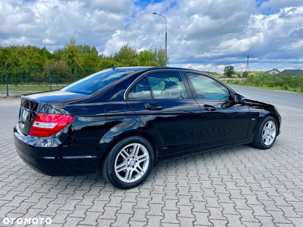 Mercedes-Benz Klasa C 180 CGI BlueEff Elegance - 7