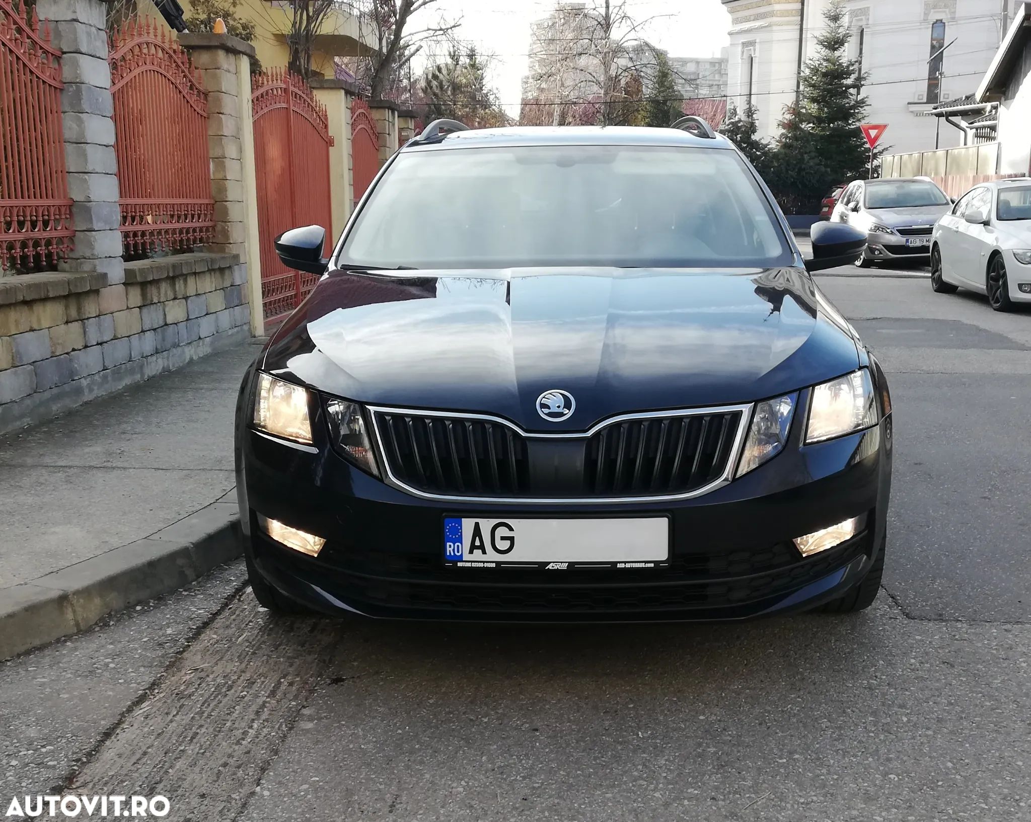 Skoda Octavia Combi Diesel 2.0 TDI Style - 1