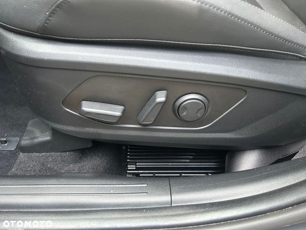 Hyundai Tucson 1.6 T-GDi HEV Executive 2WD - 28