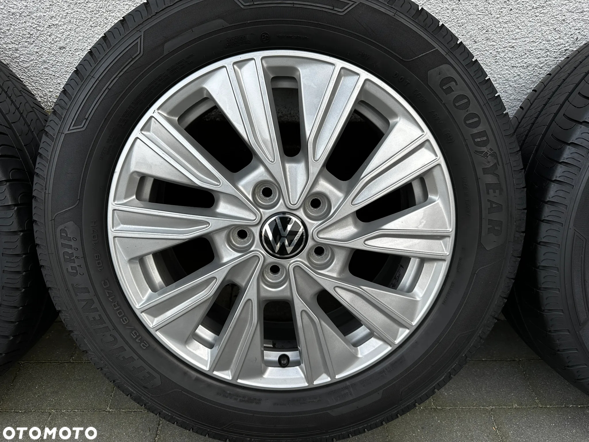 215 60 17C / VW Volkswagen T5 T6 T6.1 T7 Transporter Caravelle Multivan POLECAM 7T0 !!! - 4