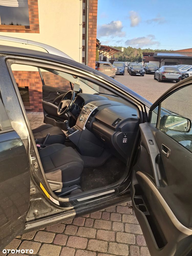 Toyota Corolla Verso - 10