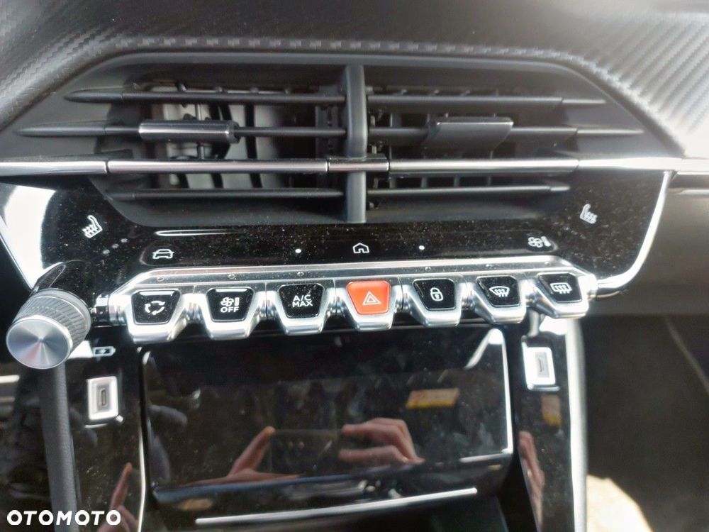 Peugeot 2008 1.2 PureTech GT S&S EAT8 - 17