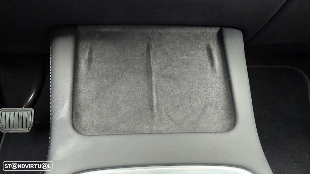 Tesla Model Y Long Range Tração Integral - 53