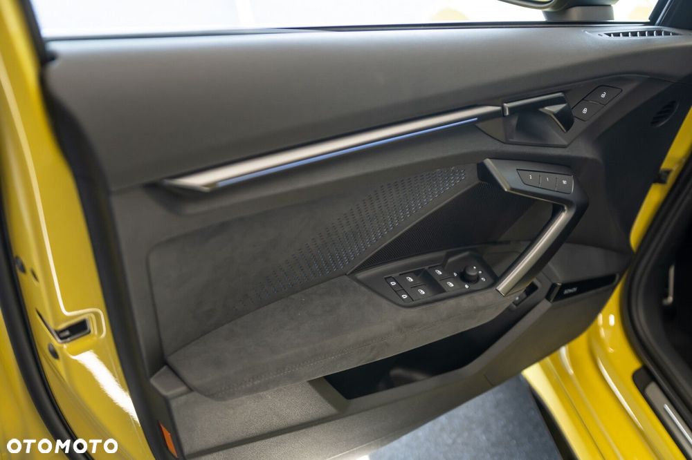 Audi RS3 Limousine - 15