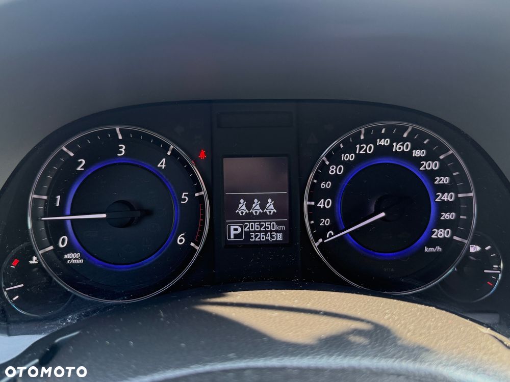 Infiniti QX70 3.0d S Premium - 6