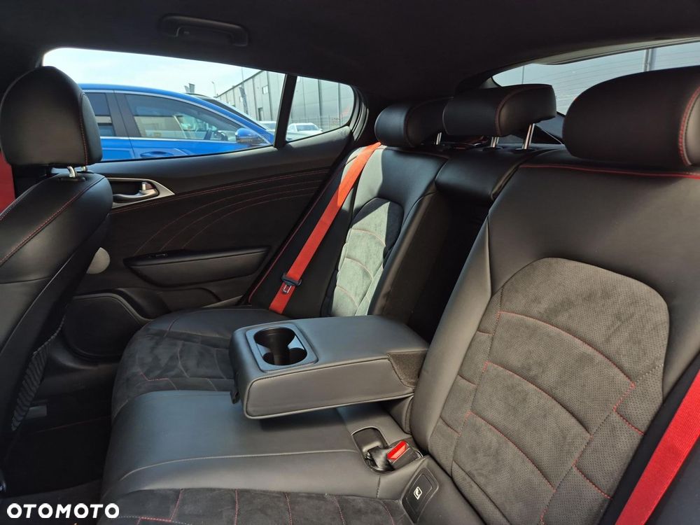 Kia Stinger 3.3 T-GDI V6 GT Prestige Line AWD - 17