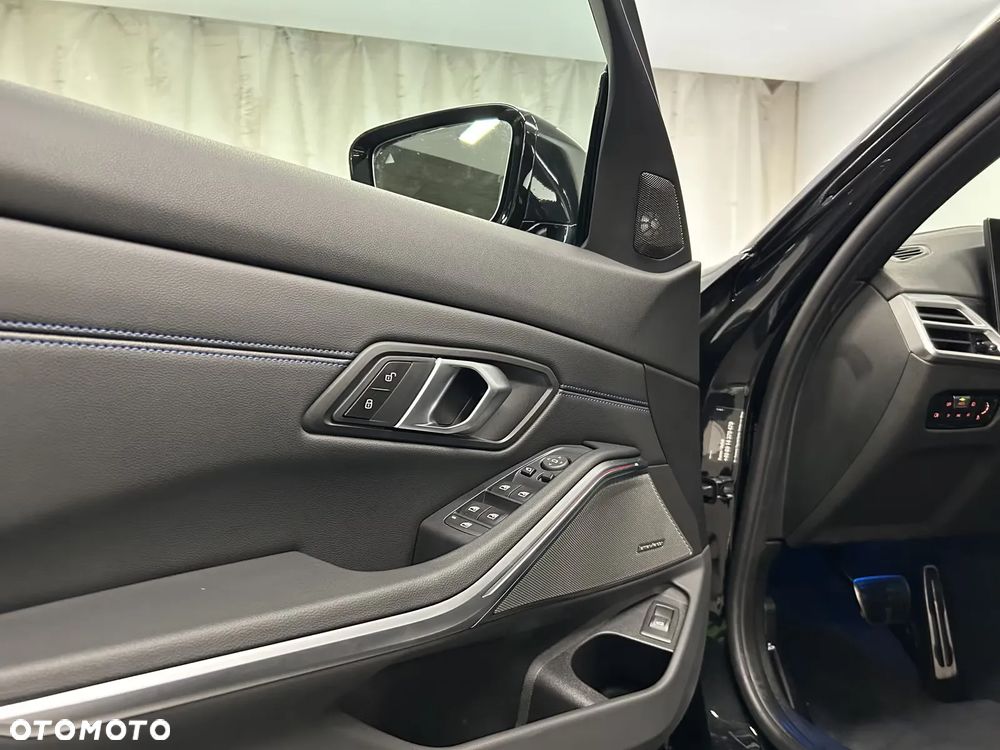 BMW Seria 3 330d xDrive mHEV M Sport sport - 12