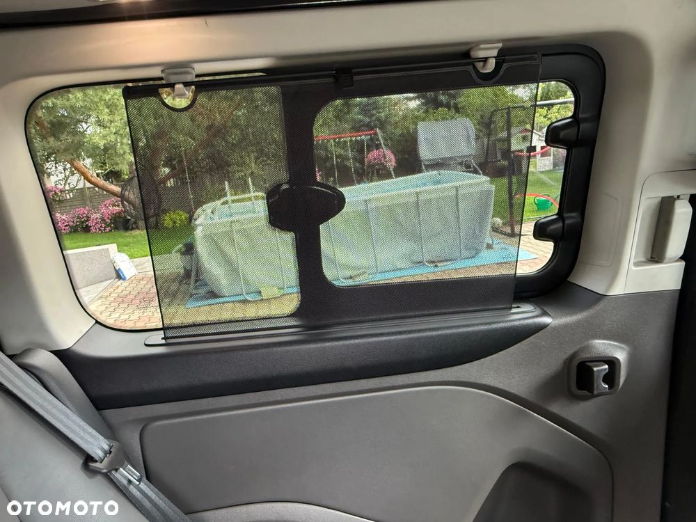 Ford Tourneo Custom - 20
