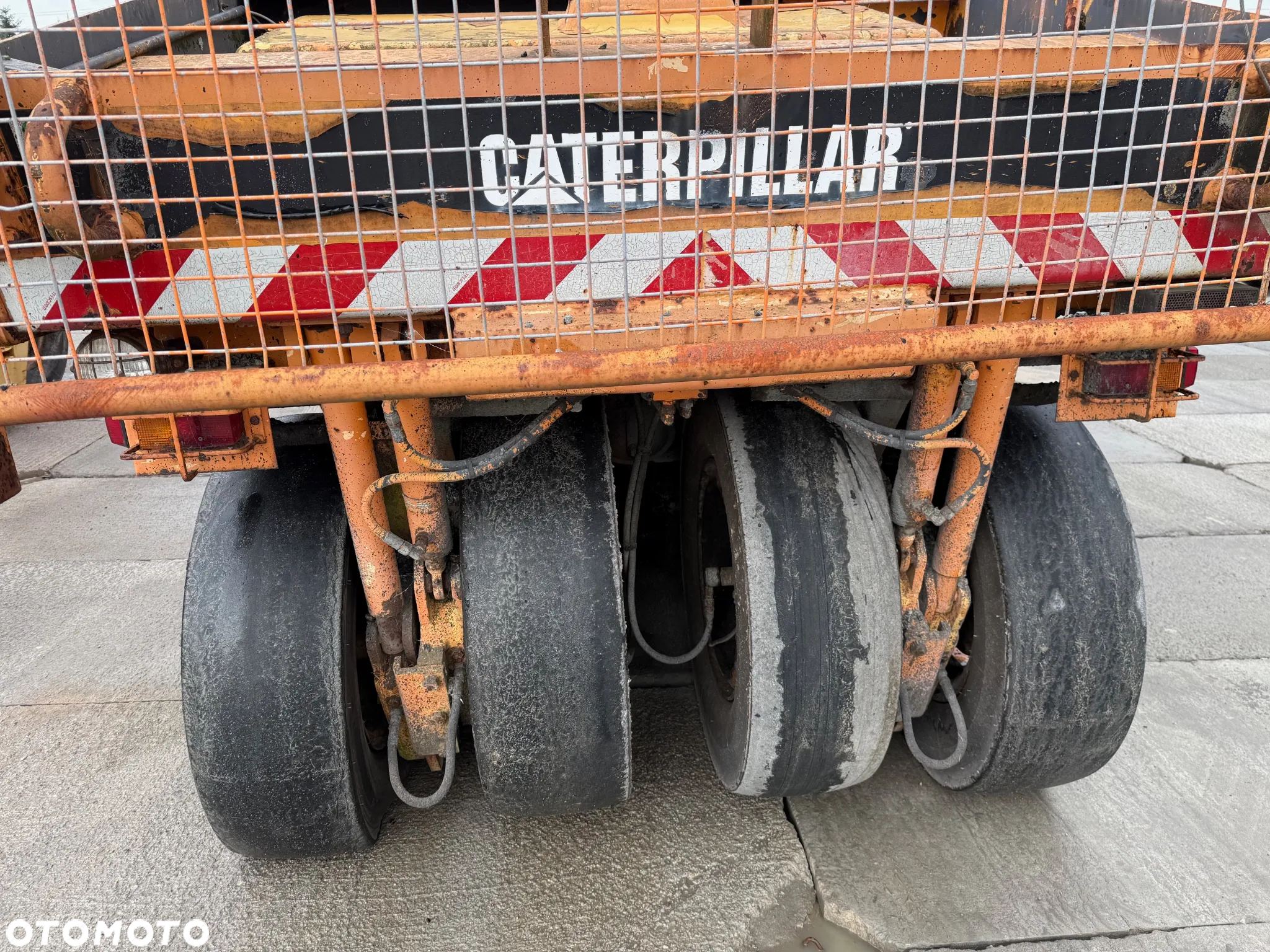 Caterpillar PS300 Walec Koła Gumowe - 17
