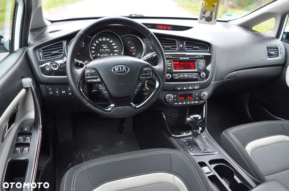 Kia Ceed 1.6 GDI XL DCT - 25