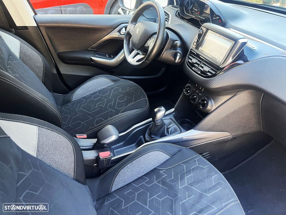 Peugeot 2008 1.2 PureTech Style - 16