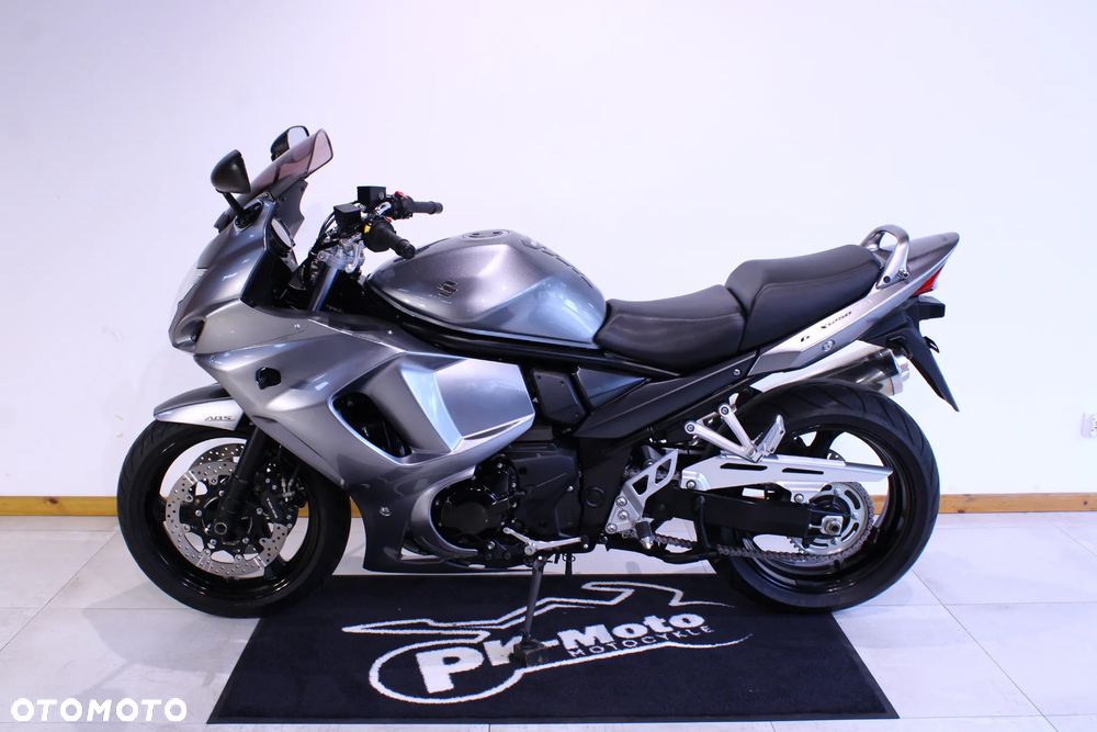 Suzuki GSX - 3