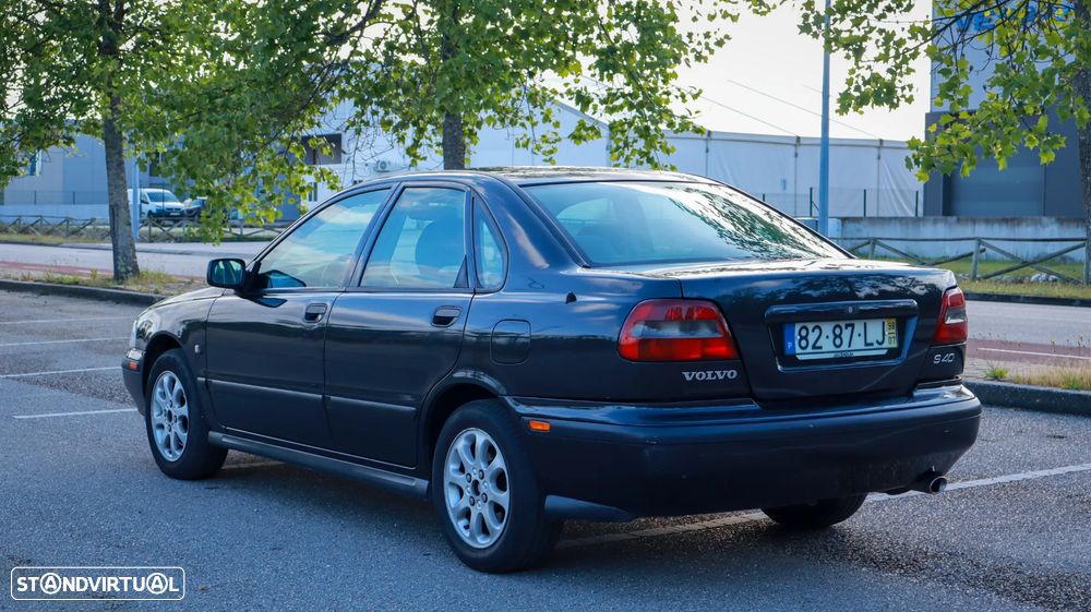 Volvo S40 1.6 - 9