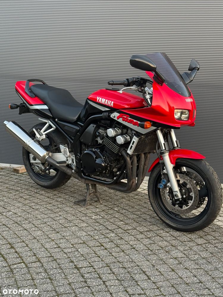 Yamaha FZS - 1