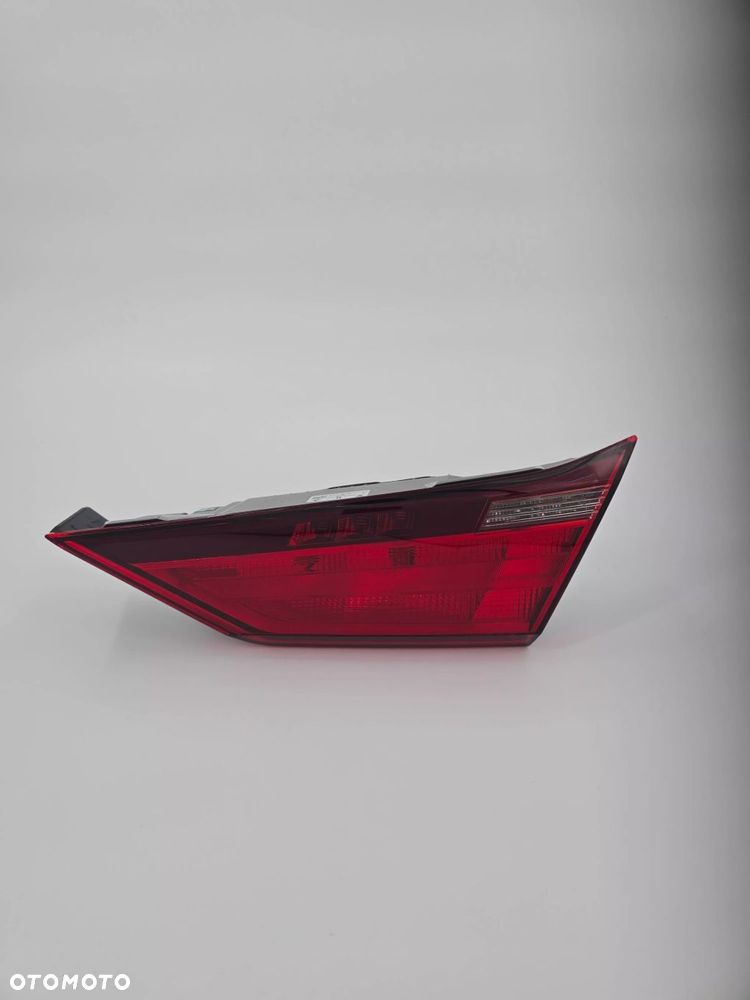 ORYGINALNA NOWA LAMPA PRAWA TYLNA BAGAŻNIKA BMW F40 7467902 - 1