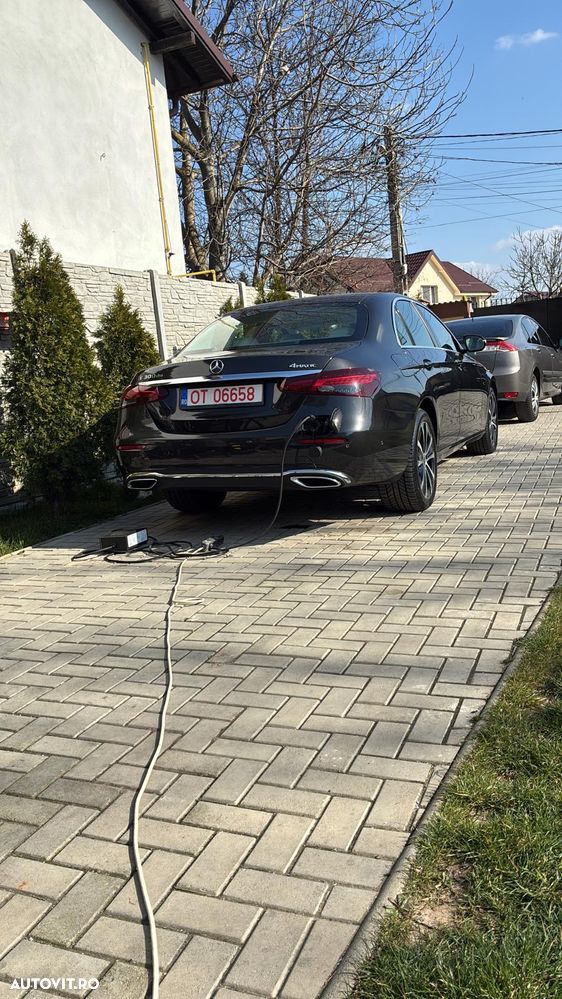 Mercedes-Benz E 300 4MATIC 9G-TRONIC - 9