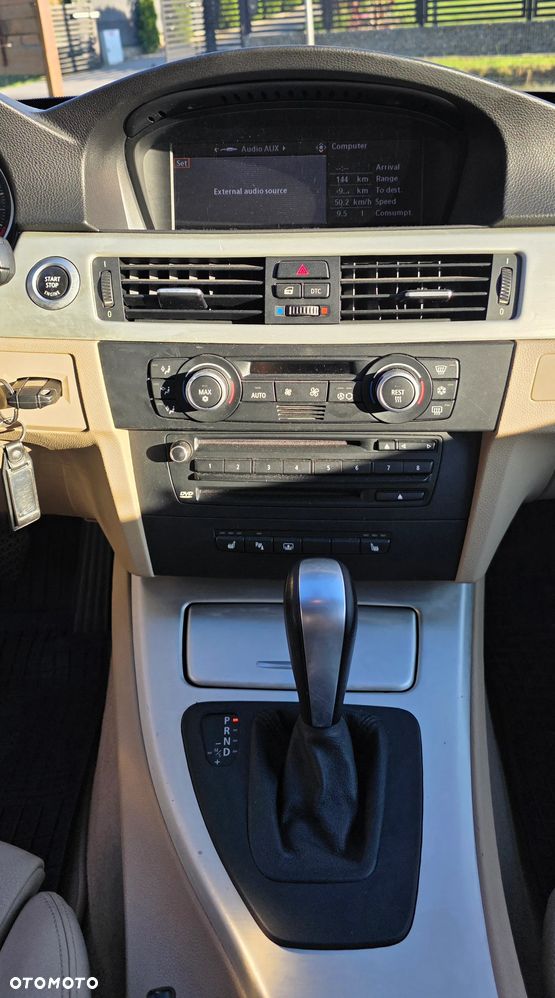 BMW Seria 3 330i - 18