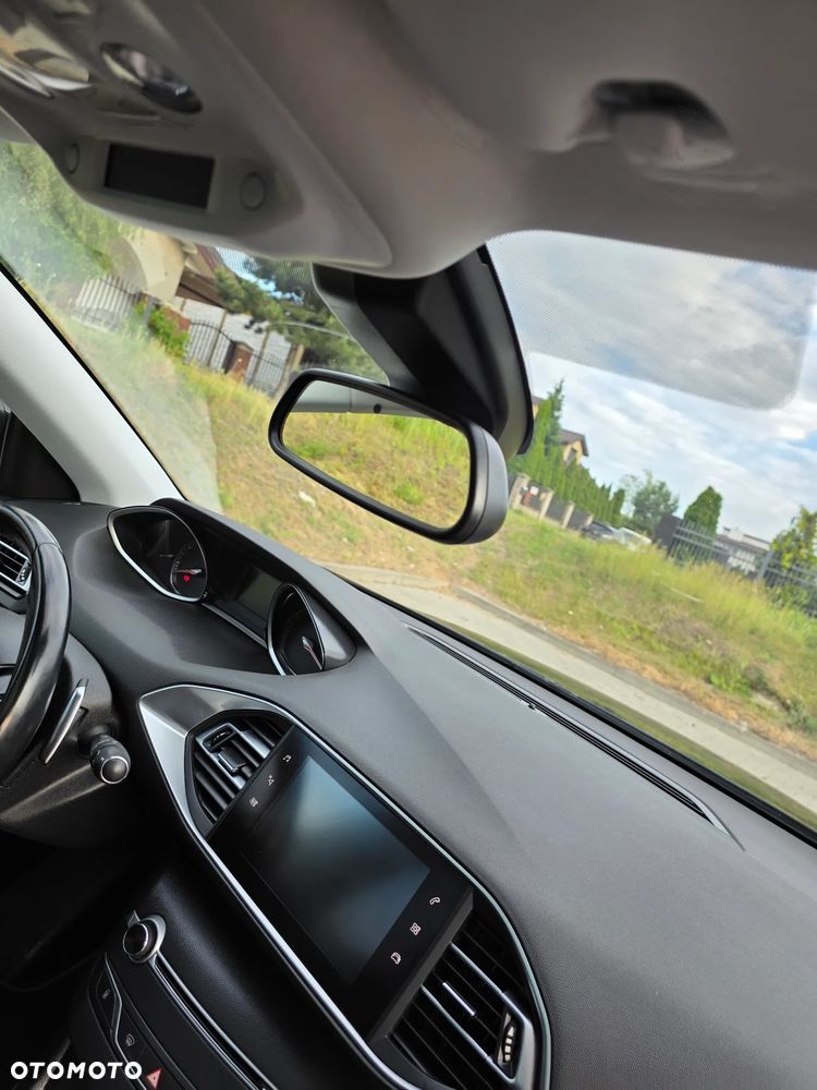 Peugeot 308 - 18