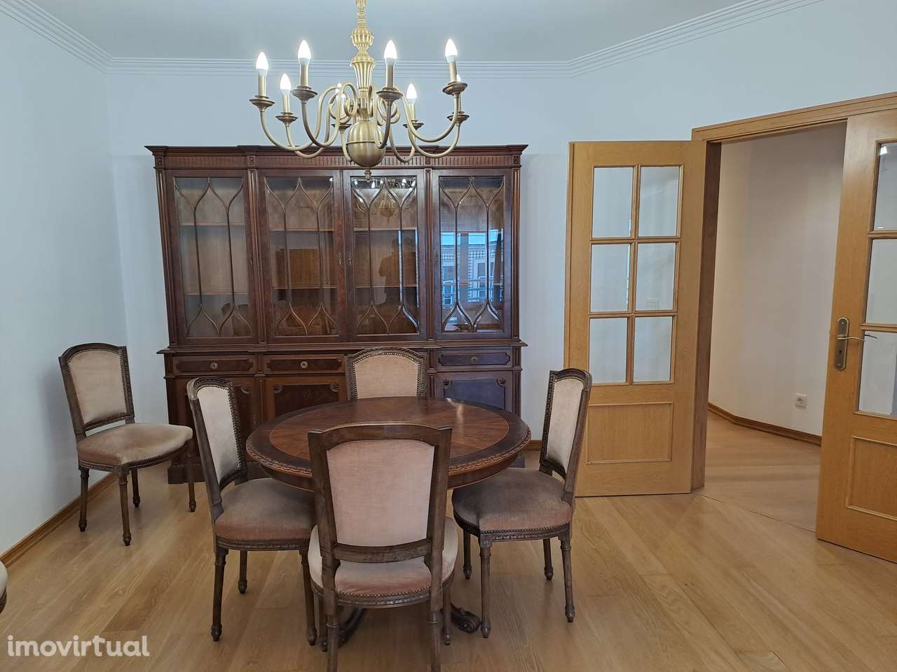 T2 renovado, equipado, garagem, prédio c/ 2 elevad. Centro C. Ourique - Grande imagem: 2/9