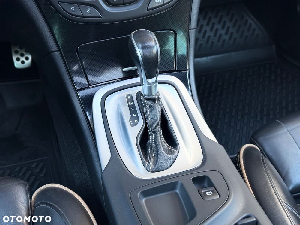 Opel Insignia - 19