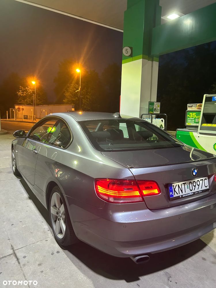 BMW Seria 3 320i - 4
