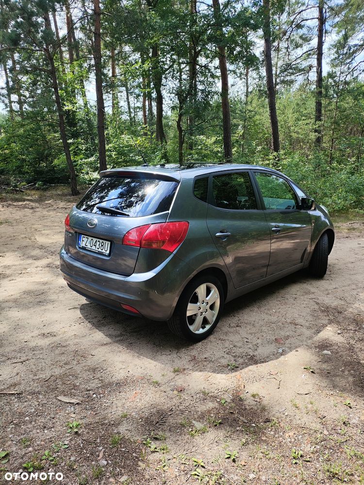 Kia Venga - 8