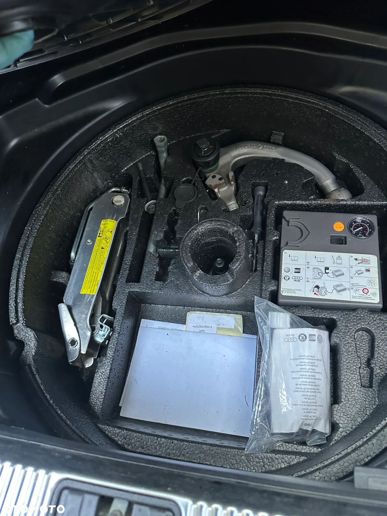Audi A4 2.0T FSI - 23