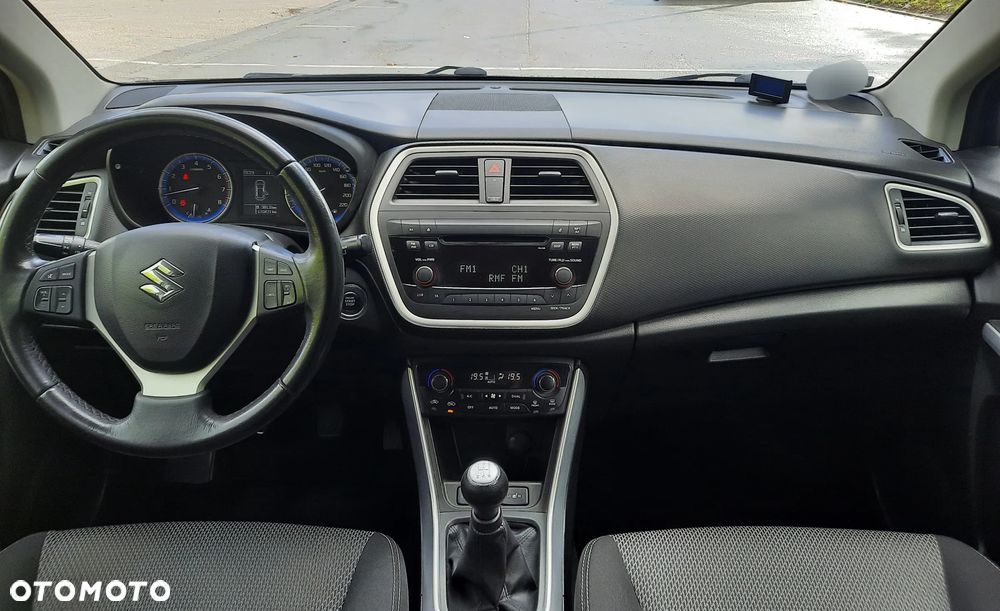 Suzuki SX4 S-Cross 1.6 Premium - 32