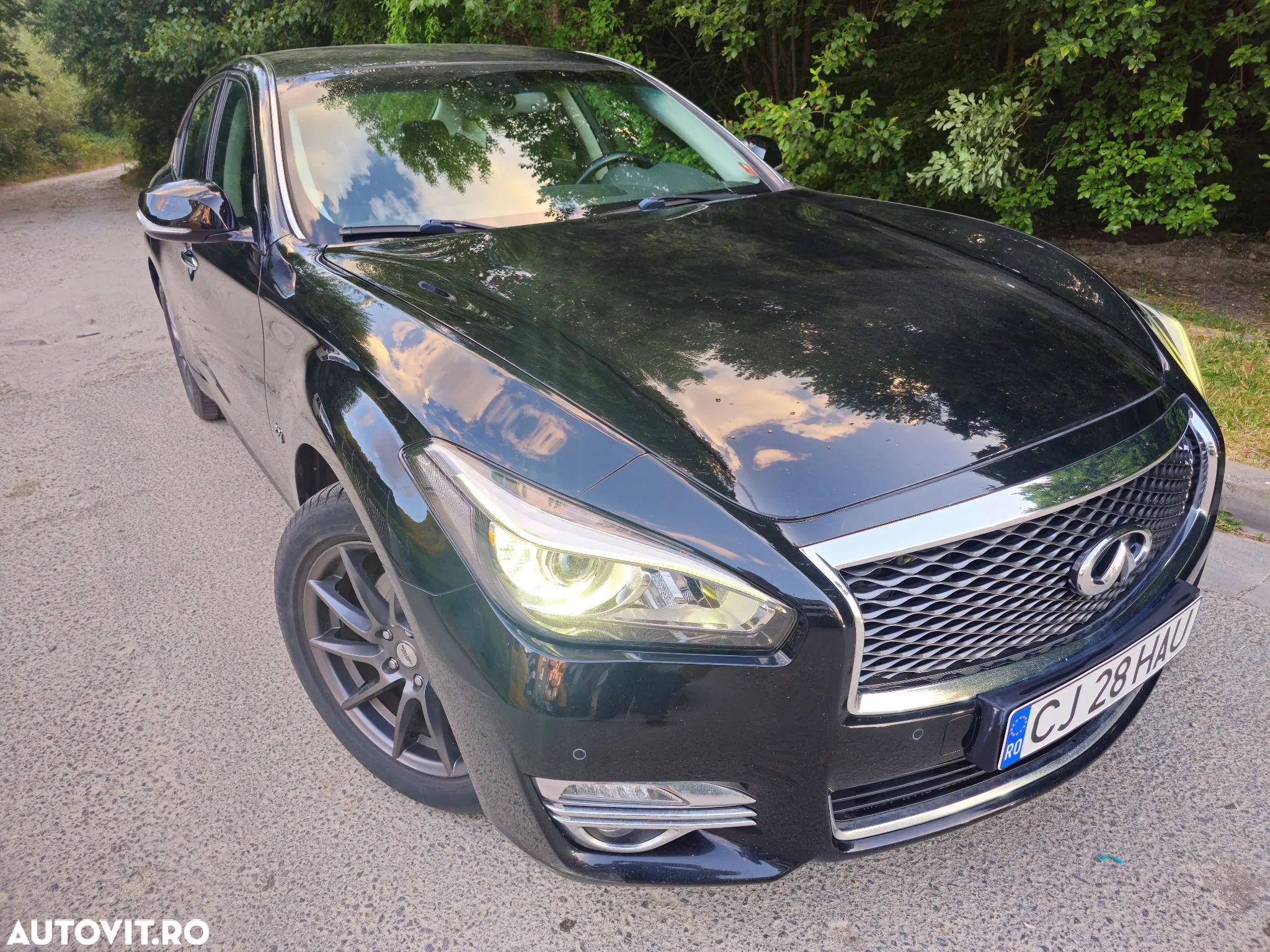 Infiniti Q70 2.2d - 1